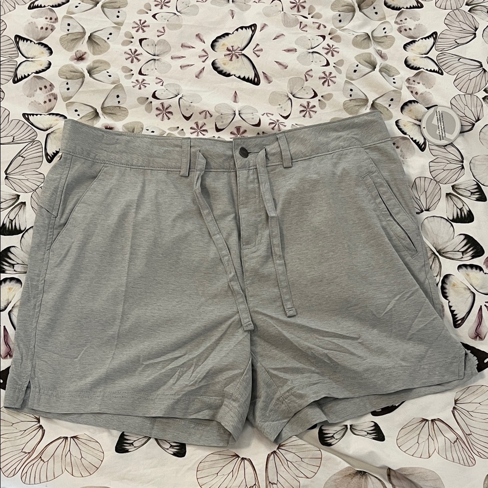 Magellan Outdoors Light Gray Women's Athletic Shorts